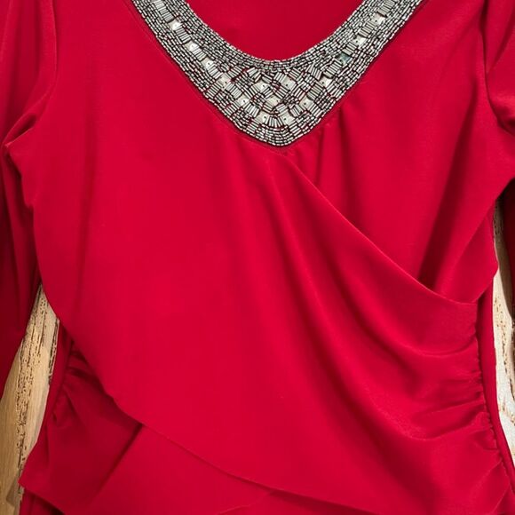 Women’s Red Beaded Fashion Blouse with Cinched Detail at Front Sz-XS-S - Picture 6 of 7